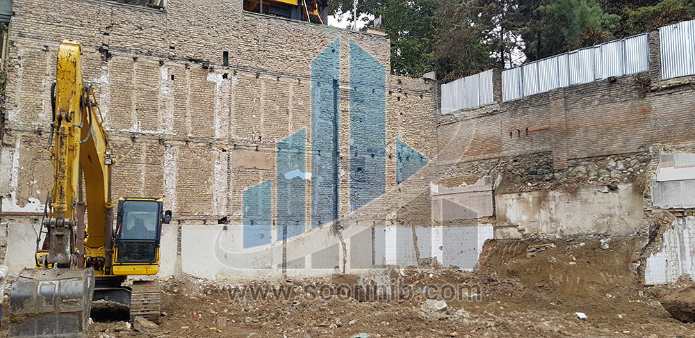 اجرای سازه نگهبان خرپا به ارتفاع 17 متر در مجاورت ساختمان فاقد اسکلت 